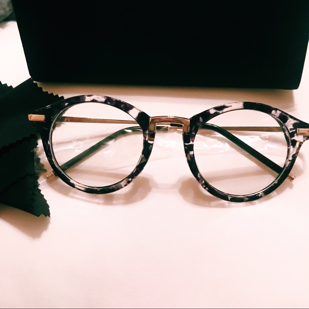 GAMT Round Hipster Glasses for Men and Women